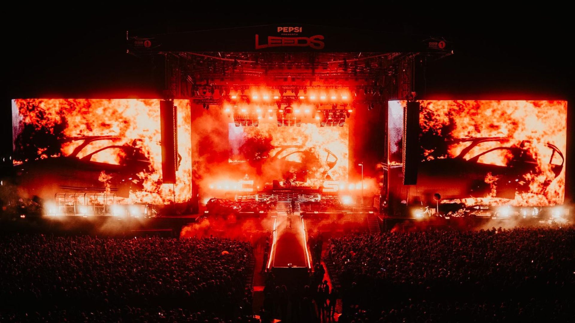 Leeds stage, LED screen 2026
